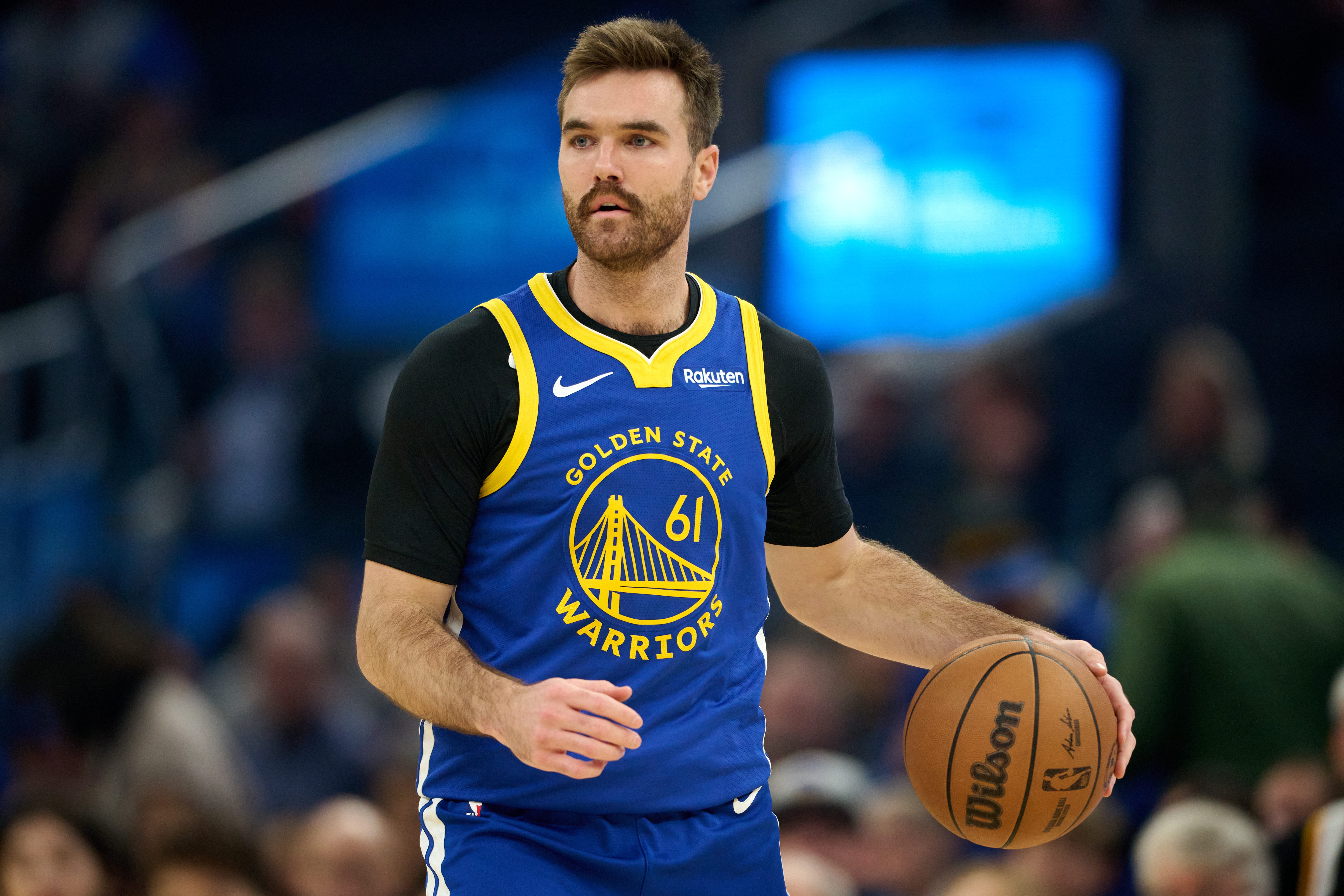 半场射37记三分创历史纪录!解说:勇士三分出手疯狂程度刷新认知