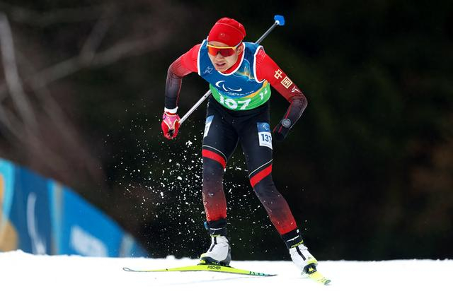 锐评|笑对万难,他们值得被更多人看见|冬残奥会|越野滑雪|高山滑雪|奖牌榜|刘子旭_新浪体育_新浪新闻